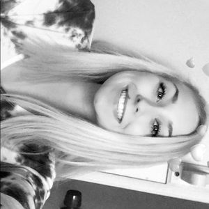 Meet your Posher, Kkenzie